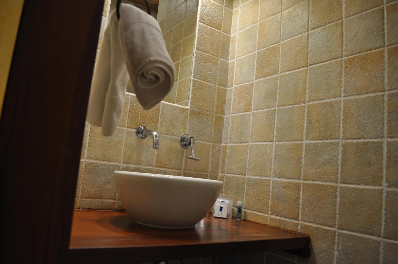 Domaine De Blancardy Hotel Moules-et-Baucels Bagian luar foto